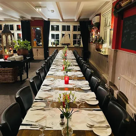 Cafe Restaurant Heineke 2*